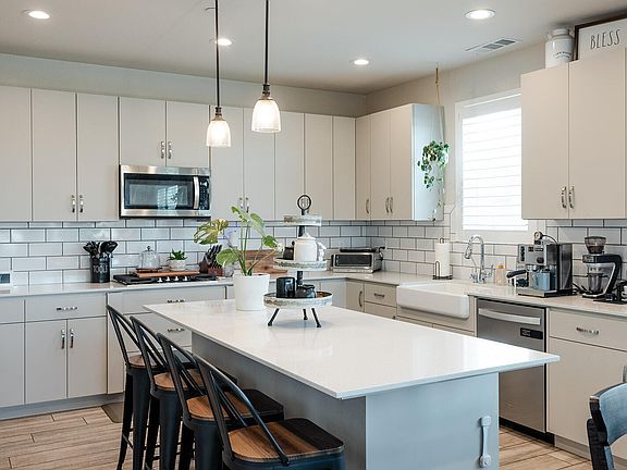 4th image of 4407 S Ernest Street