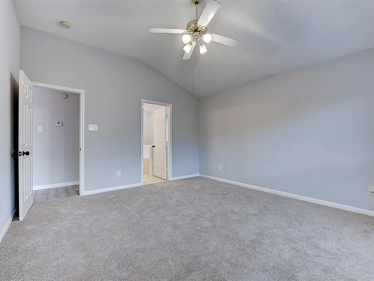 9026 Eaglecove Dr — Photo 23