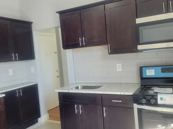 166 Summit Avenue image 6 of 40