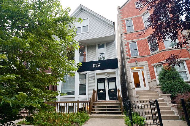 1st image of 1057 W Cornelia Ave