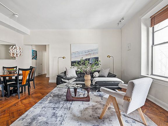 2nd image of 57 W 58th St APT 3E