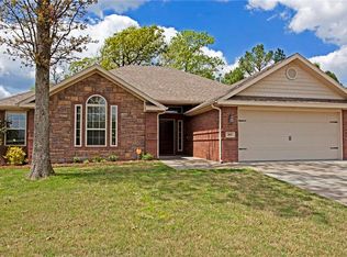 561 Timber Ridge St, Centerton, AR 72719