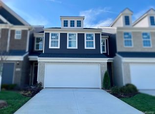 1460 Arcadia Dr, Milford, MI 48381