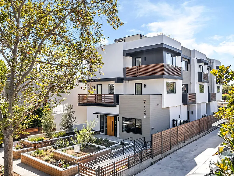 1123 N Formosa Ave #3 — Photo 32