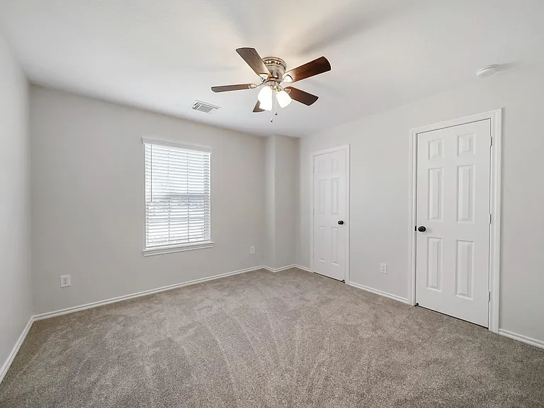 3301 Clover Hill Ln — Photo 6
