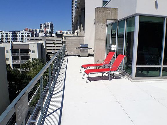 4th image of 101 N 12th St Unit 406