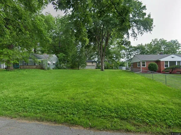 10003 E 36th St, Independence, MO 64052