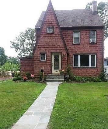 1st image of 360 Woodland Dr