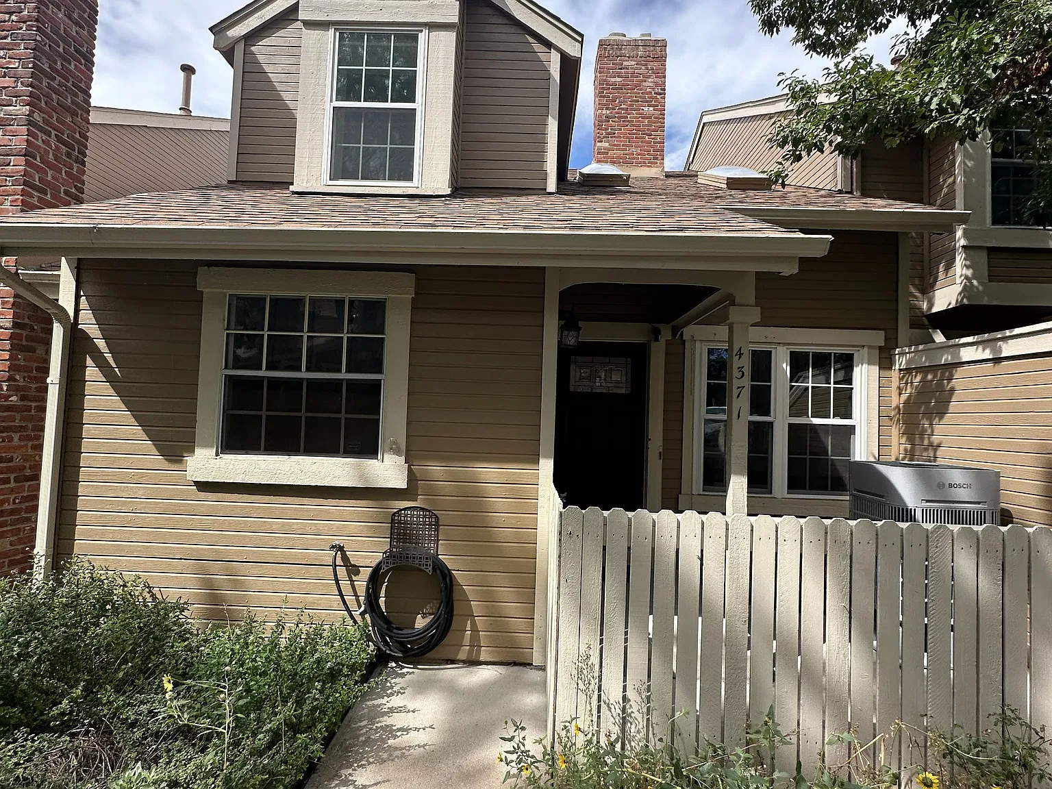 3 bed, 2.5 bath, 1798 sqft, $2,450 — Photo 2