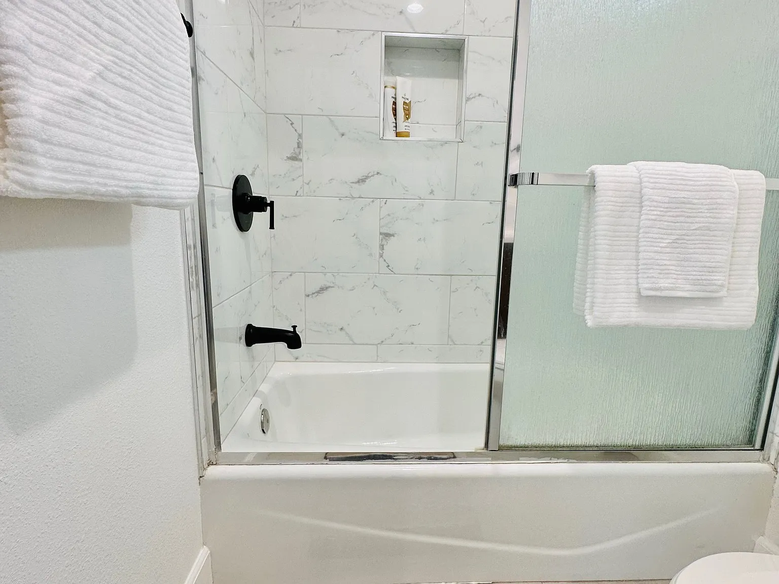 Studio, 350 sqft, $2,400 — Photo 4