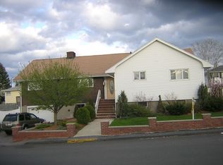 3 Greentree Ln, Revere, MA 02151