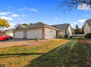 724 Emerald Rdg, Roseville, MN 55113
