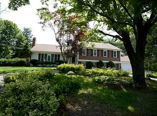 18 Robbins Dr, Barrington, RI 02806