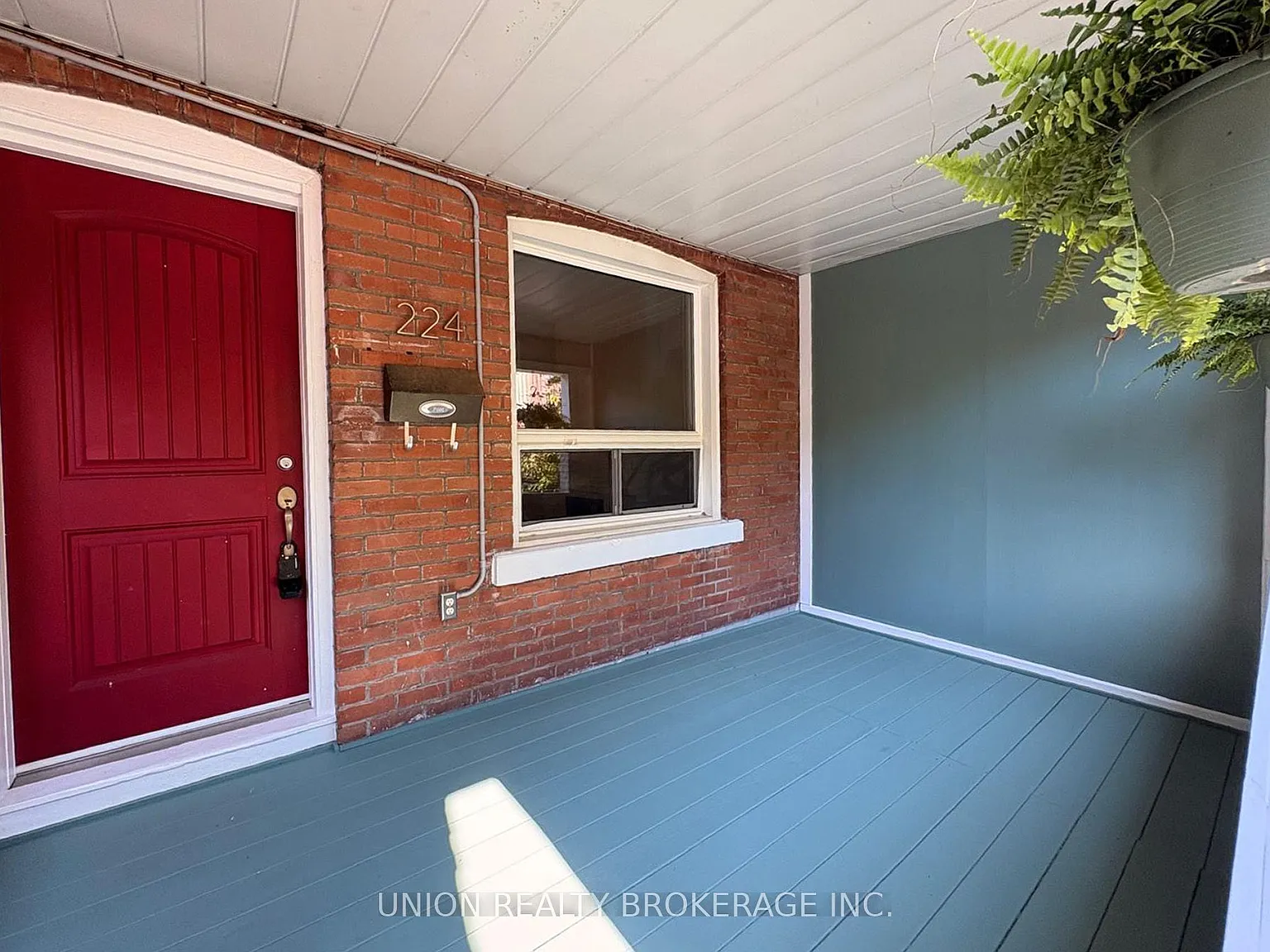 3 bed, $3,200 — Photo 2