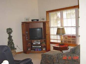 5th image of 14 Christine Dr