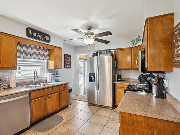 5th image of 2343 W Dover Ct