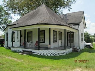 407 W 2nd St, Groveton, TX 75845