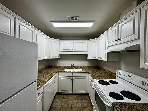 5th image of 950 Life Dr APT 12