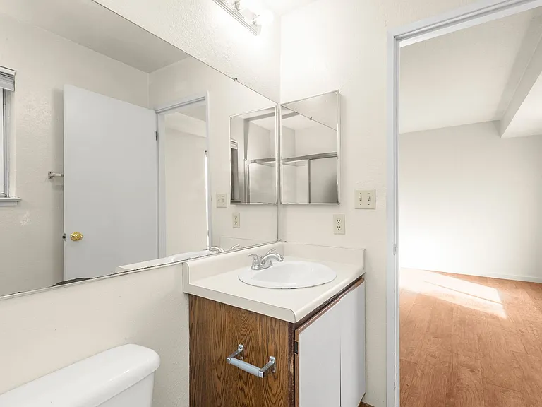 Redwood Creek Villas — Photo 10