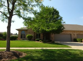 21164 Woodbridge Dr, Frankfort, IL 60423