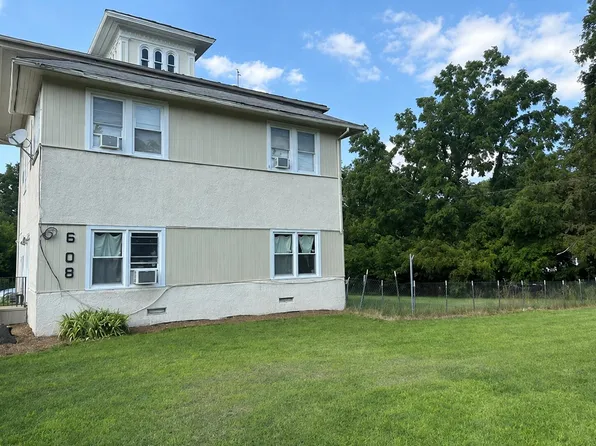 608 W Michigan Ave, Paw Paw, MI 49079