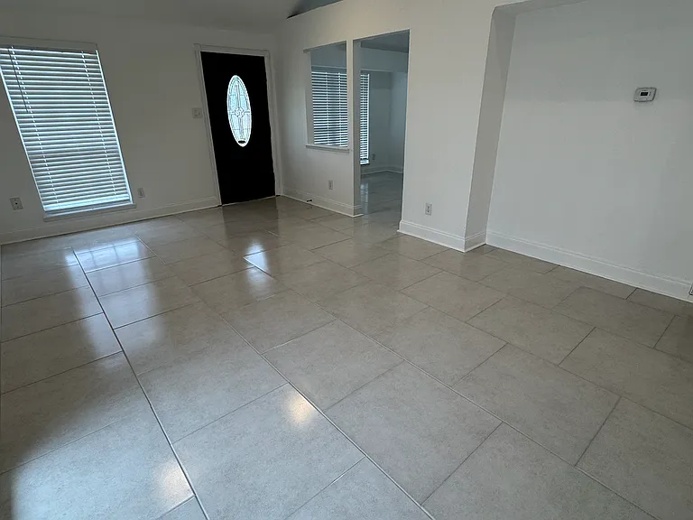 6012 Turner St — Photo 5