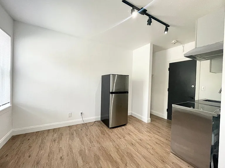 Mayn Suites — Photo 12