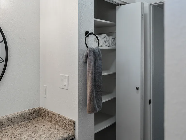 1502 W Shangri La Rd #2 — Photo 34