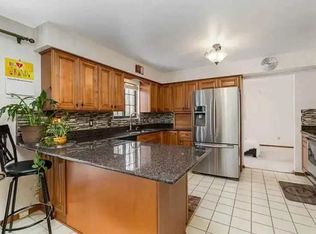560 Cranbrook Dr, Saginaw, MI