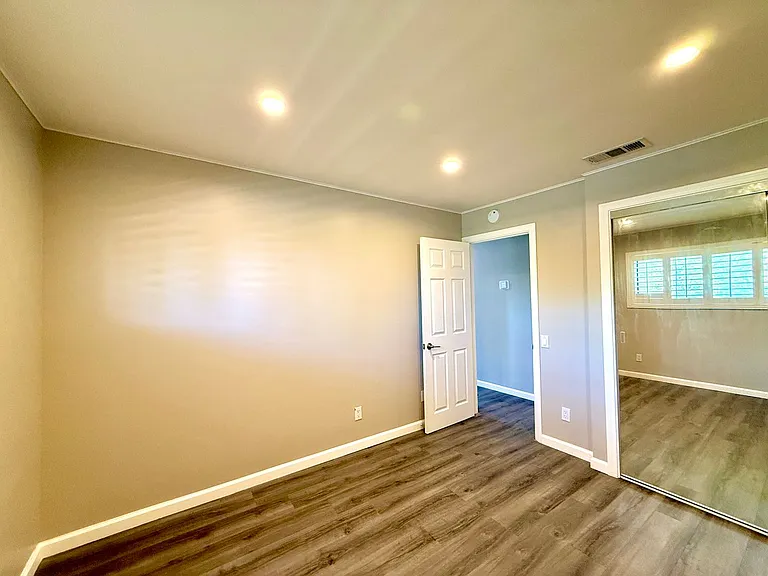 685 N Ashurst Ct #H218 — Photo 9