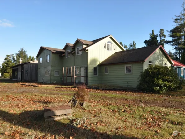2215 Bay Avenue, Ocean Park, WA 98640