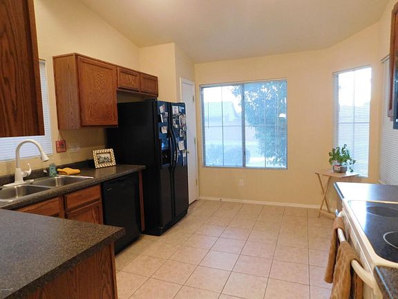5th image of 4119 S 99th Dr