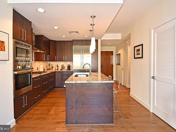 5th image of 7171 Woodmont Ave Unit 303