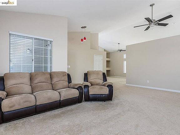 2nd image of 3129 Crestline Ct