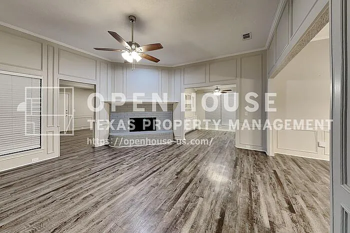 4 bed, 2.0 bath, 2130 sqft, $2,395 — Photo 4