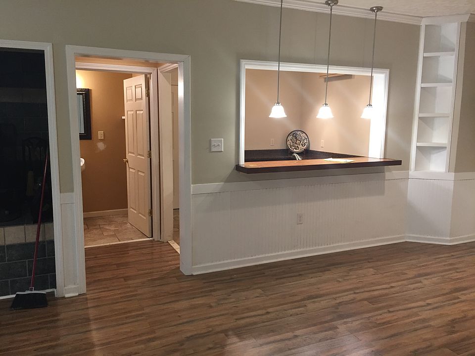 1st image of 104 Eastmoor Dr
