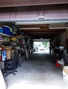 2 car double door, garage you can drive through.