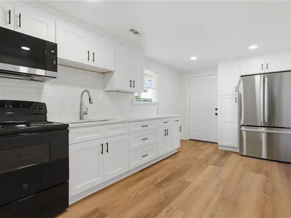 26 Bernard Ave, Hampton, VA 23669