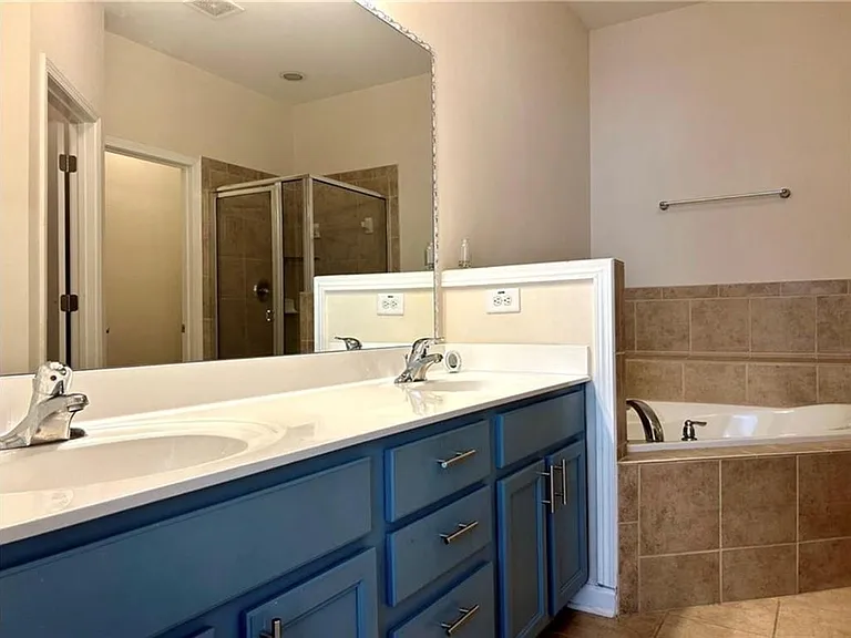 220 Stone Park Dr — Photo 21