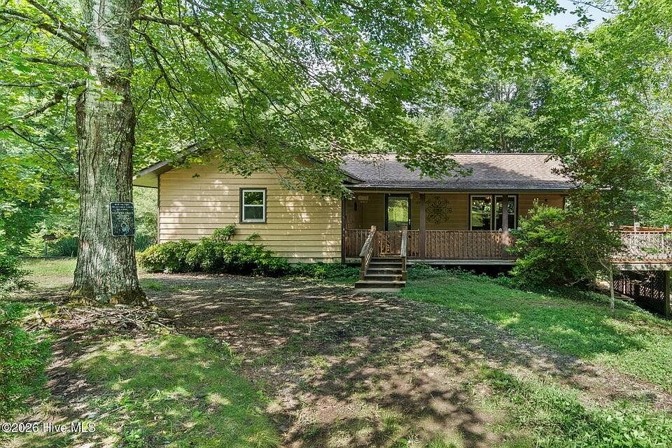 1st image of 737 Ranger Rd