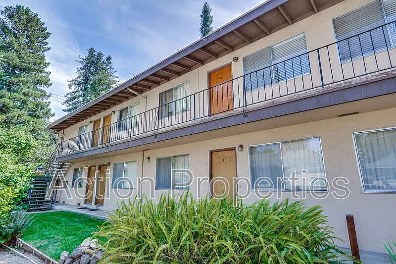 376 View St #6