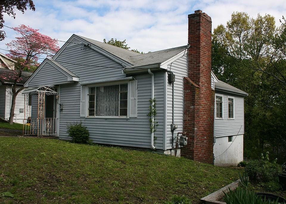 2nd image of 87 Whitcomb Ave