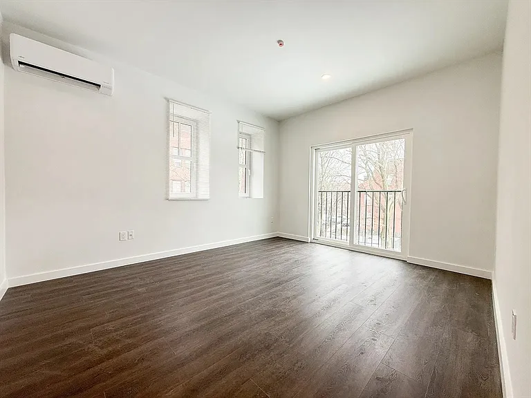 71 Perrin St #3 — Photo 9