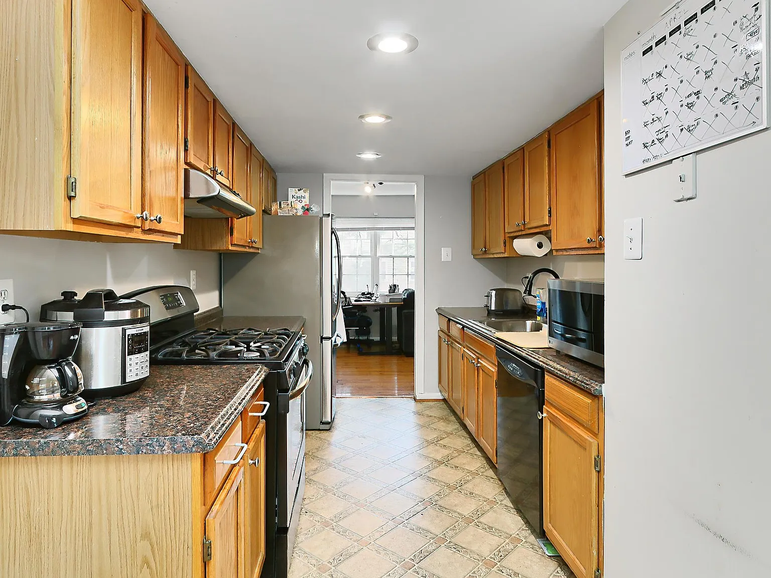 4 bed, 2079 sqft, $3,300 — Photo 3