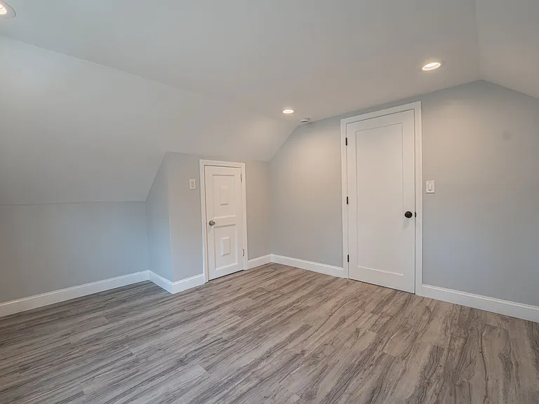 12 Union Ave — Photo 10
