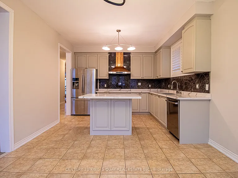 6 Messina Ave — Photo 18