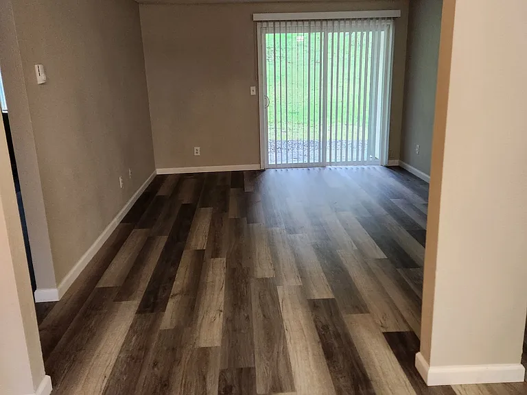 Lincoln Woods Apartments — Photo 6