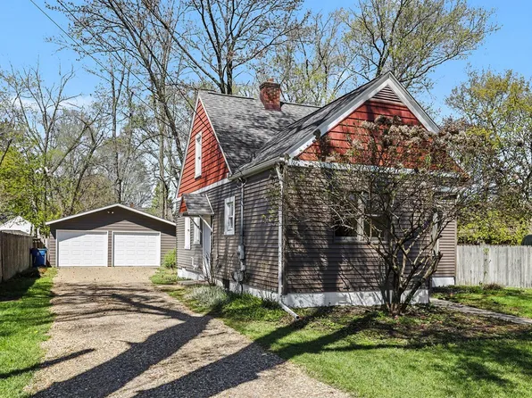 1731 Baker Dr, Kalamazoo, MI 49048