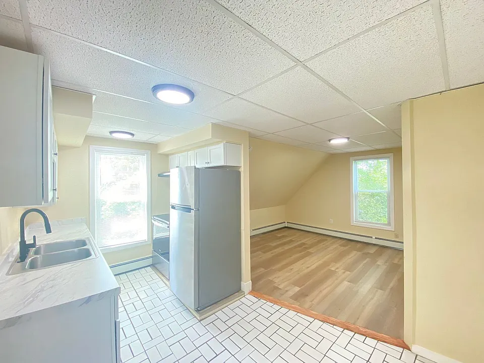 39 Ferry St #6