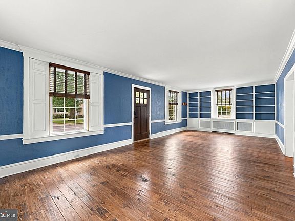 4th image of 81 Union St